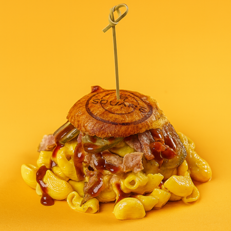MAC & CHEESE BACON BURGER